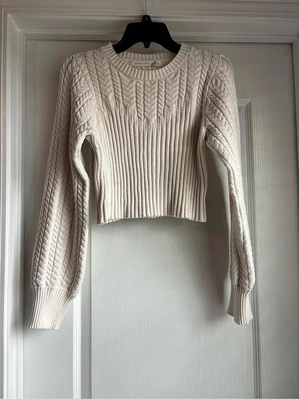 Altara State Cable Knit Cropped Sweater in Cream Large Like New